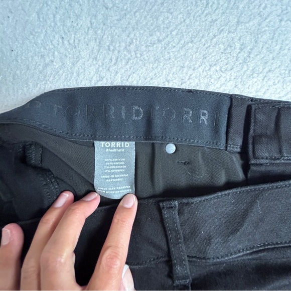 Torrid size 20R Black Jeans Bombshell Skinny Premium Stretch (687) - Picture 12 of 15